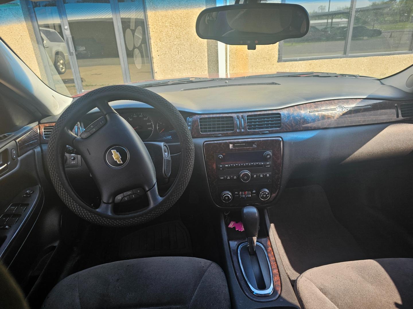 2015 RED Chevrolet Impala Limited LT (2G1WB5E30F1) with an 3.6L V6 DOHC 16V FFV engine, 6-Speed Automatic transmission, located at 533 S Seven Points BLVD, Seven Points, TX, 75143, (430) 255-4030, 32.313999, -96.209351 - Photo#4